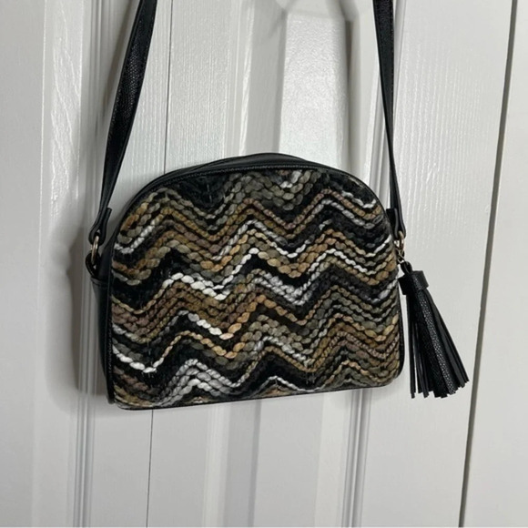 Mellow World "Vicky" Woven Chevron Design Tassel Detailed Crossbody Bag - Picture 1 of 10
